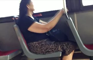 Salope blonde chaude film porno complet en streaming gratuit aux cheveux courts se fait sucer la chatte et baiser dans le désert chaud