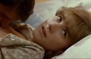 jeune couple aime la baise en plein air sur le porno amateur streaming chemin de fer