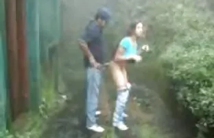 Prise de vue en POV d'une épaisse fille noire se faisant prendre en levrette et une charge de sperme sur le film x entier gratuit dos