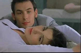 Plantureuse brune se fait doubler porno streaming complet sur le lit