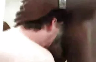 Une esclave adolescente est regarder des films x gratuit enculée et éjaculée