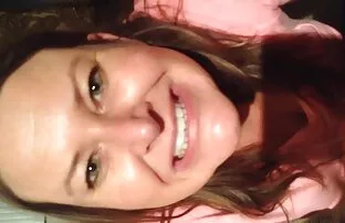 Twistys - Belle petite brune film porno en streaming français se frotte la chatte rose