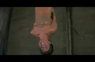 Kathryn ayant un téléphone avec son streaming de film porno petit ami