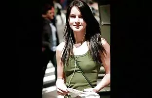 La blonde britannique sexy film porno francais complet streaming gratuit Barbie prend des soins du visage dans un bukkake