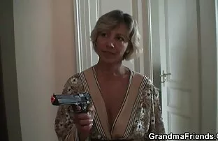 Amatrice excitée regarder un film x gratuit