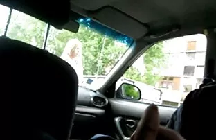 HOT GIRL 30 teen brune elle regarder video porno streaming est bonne elle fait le menage